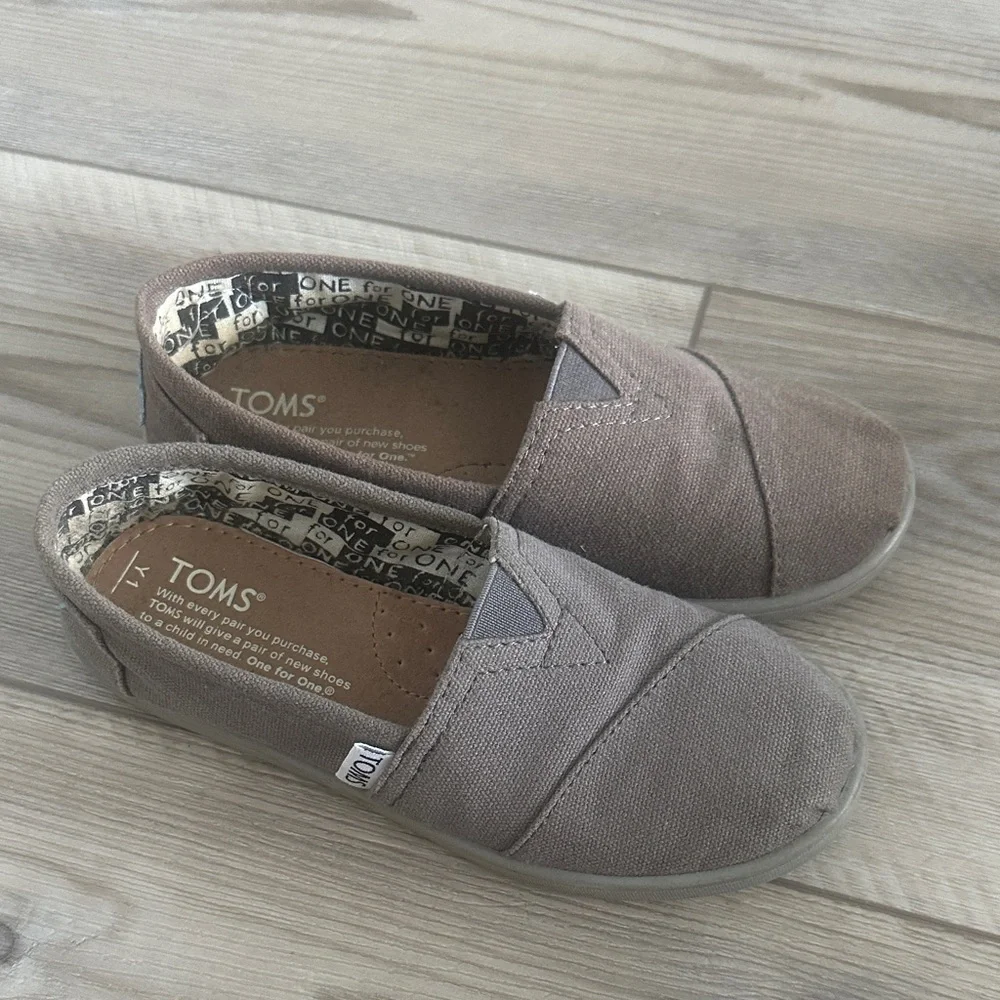 TOMS Kids Moccasins in Taupe